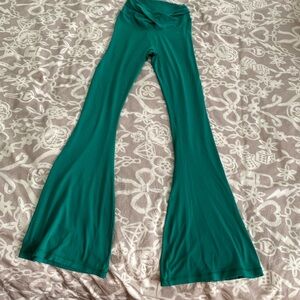 Crossover flare leggings